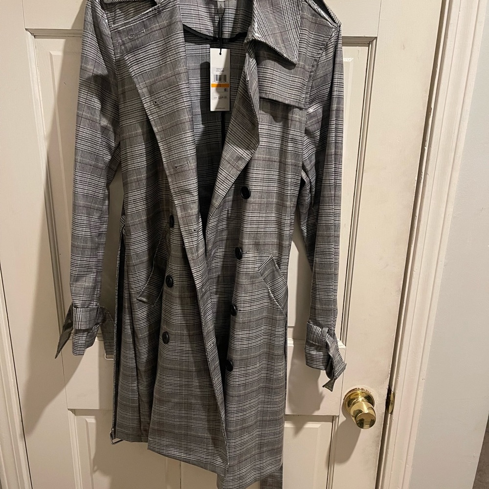 CALVIN KLEIN
Plaid Trench Coat